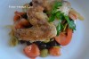 Куриные крылышки с фасолью и оливками
