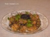Мясо, тушеное с грибами и черносливом