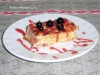 Творожная запеканка с кукурузными хлопьями и смородиной