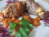 Свинные рулетики с сыром и томатным соусом