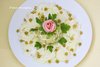 Салат с курицей, яблоком и авокадо