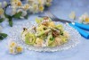Легкий салат с курицей