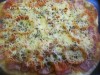 Пицца с ветчиной и томатами
