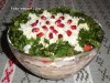 Слоеный салат из курицы, жареных грибов и помидоров