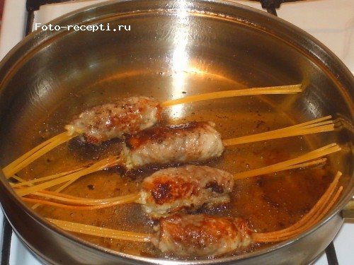 Усы из мяса и спагетти5.JPG