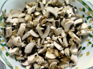 Салат Подсолнух с чипсами, курицей и грибами рецепт приготовления пошаговый с фото