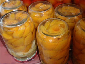 Компот из абрикосов в легком сиропе