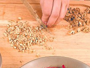 Рецепт салата из чернослива с грецкими орехами с фото пошагового приготовления